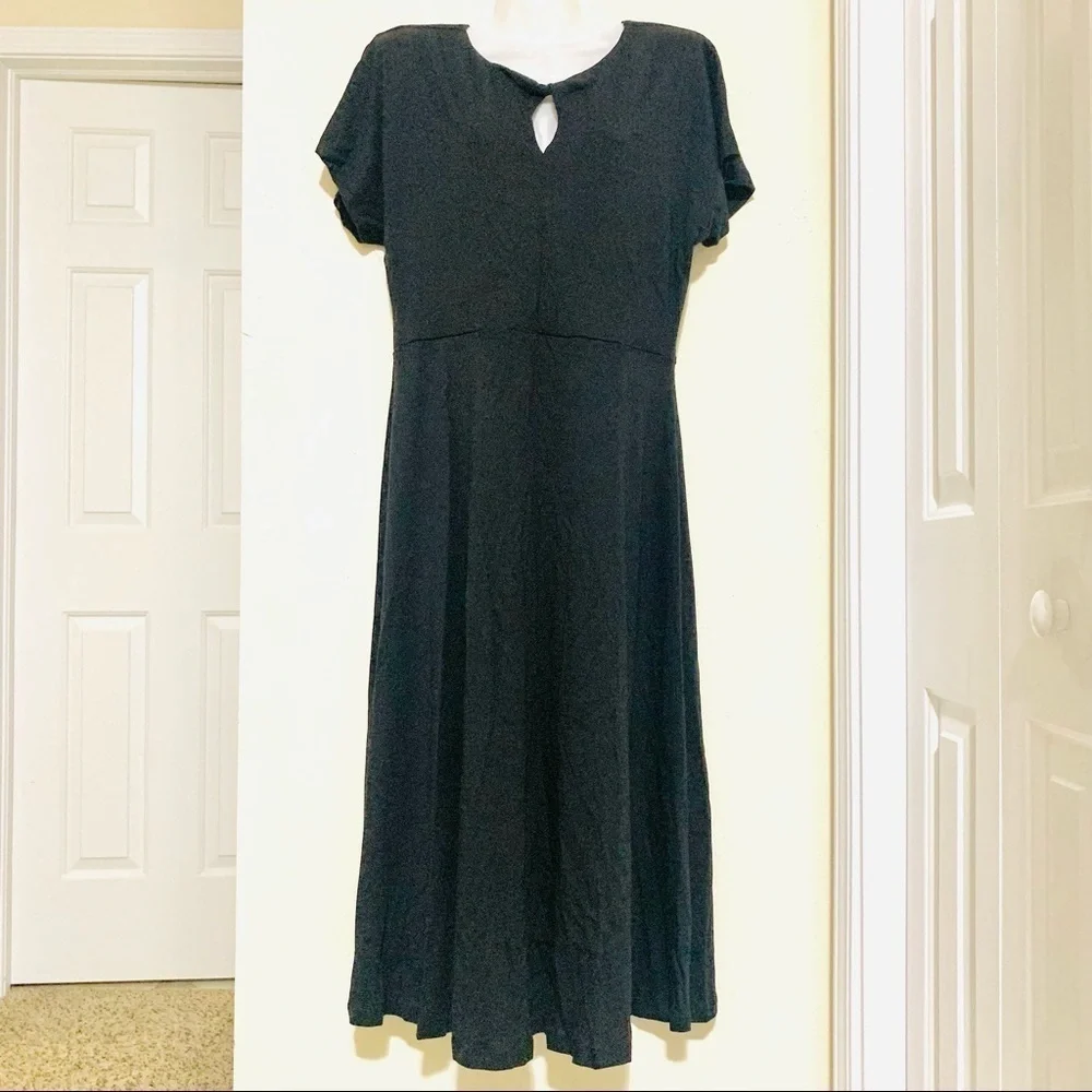 NWT T TAHARI black key hole maxi dress size M